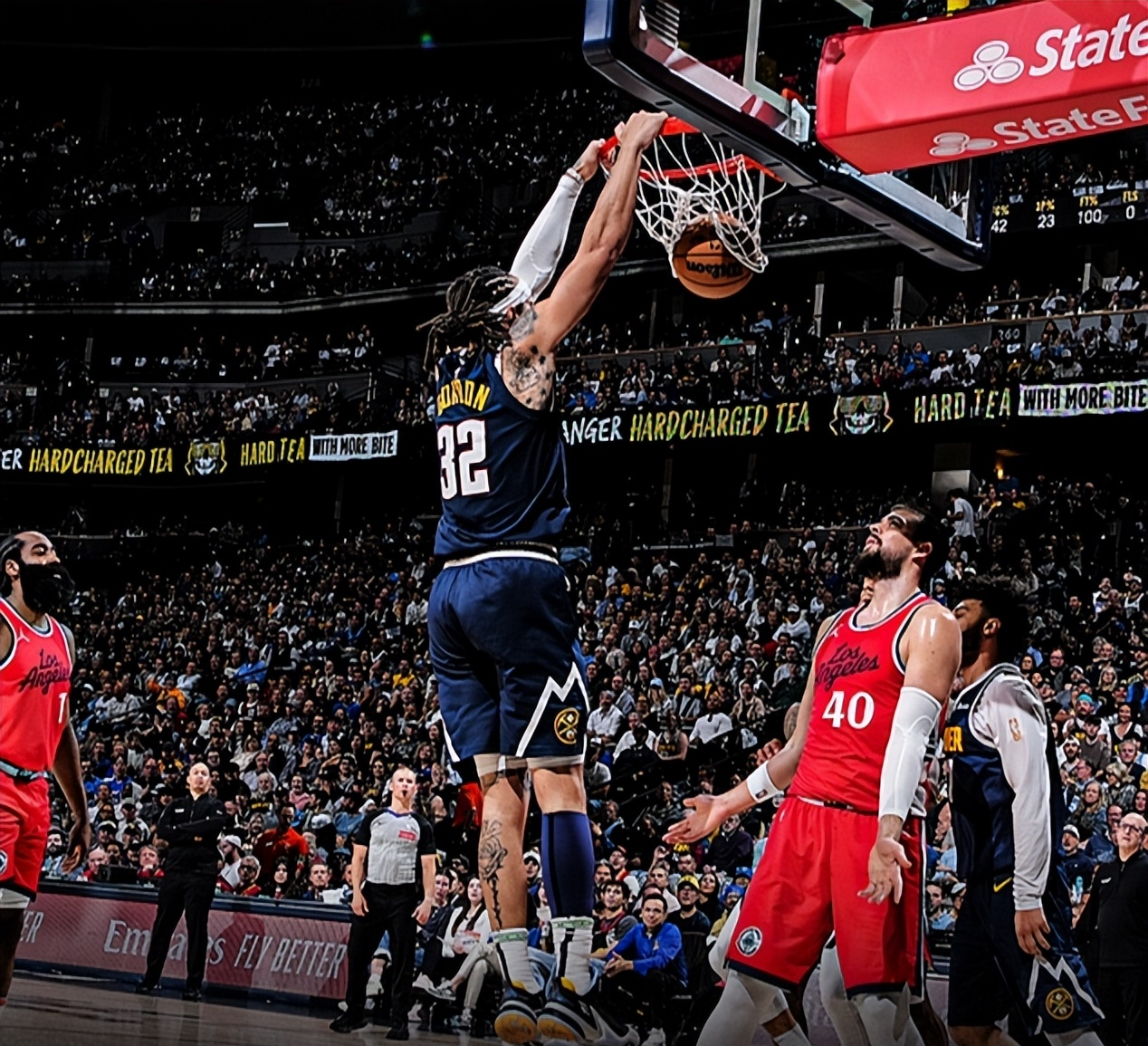 包含赛地聚焦：NBA季后赛今晚热度飙升；克里夫兰骑士遗憾出局；赛场秩序良好；心理建设被强调的词条