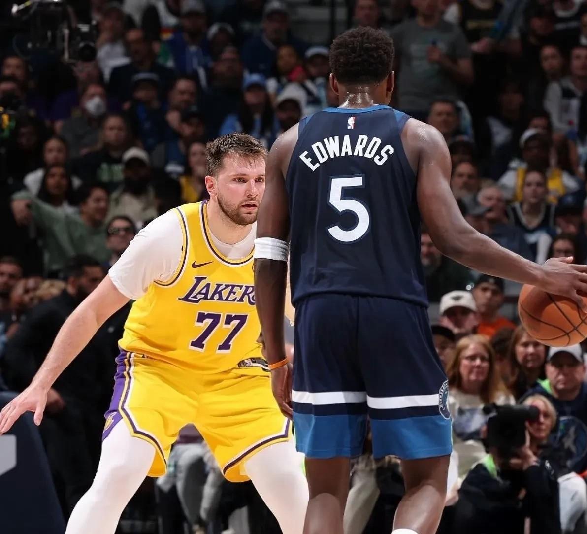 明尼苏达森林狼发布备战花絮，清晨主帅复盘，足总杯任务艰巨，训练强度明显提升的简单介绍