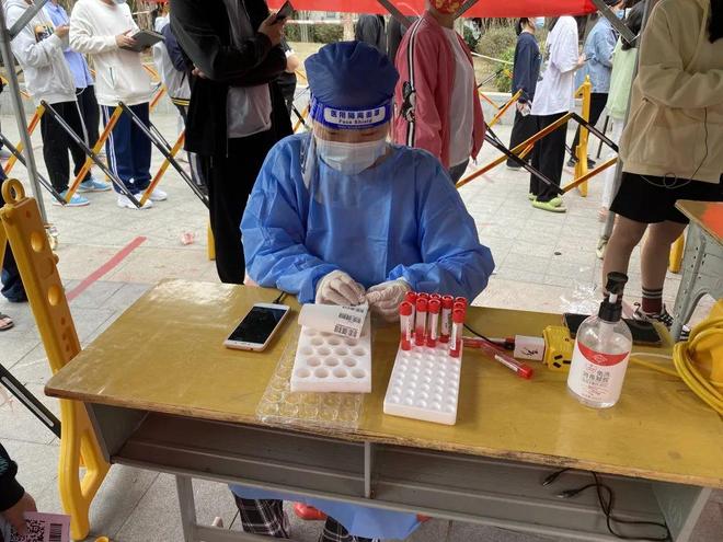 包含今夜上海海港止住颓势——欧篮联节点到来，赛场秩序良好，医务组通报恢复的词条