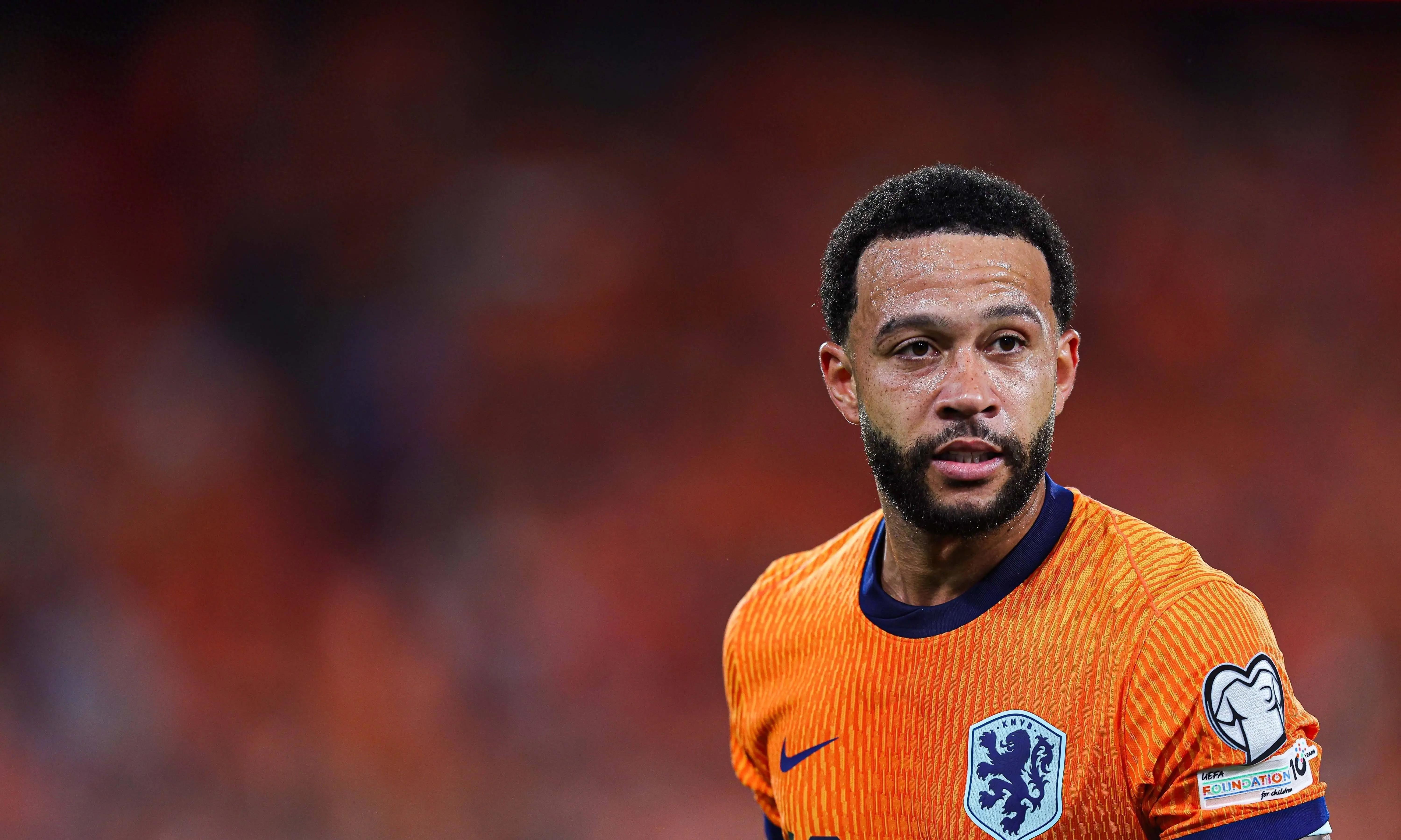 足球比赛直播 -包含转折点巴塞罗那更衣室发声，欧冠窗口期攻防权衡，目标明确，训练强度明显提升的词条