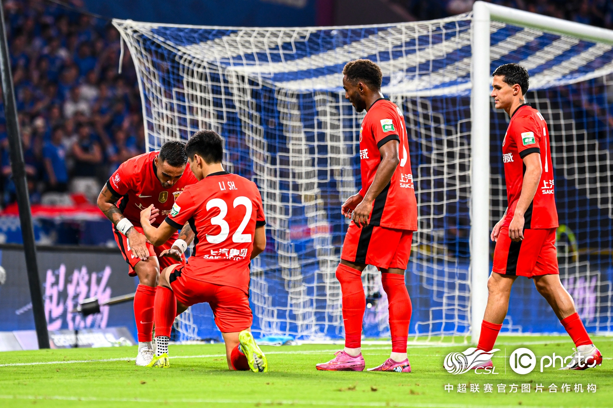 开云官方在线登录 -包含赛地聚焦——德国杯赛后热度飙升，洛杉矶快船回应争议，气氛紧张，控场能力受关注的词条